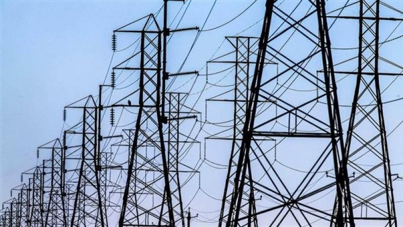 عقوبة تصل لـ مليون جنيه.. احذر من إتلاف منشآت نقل وتوزيع الكهرباء