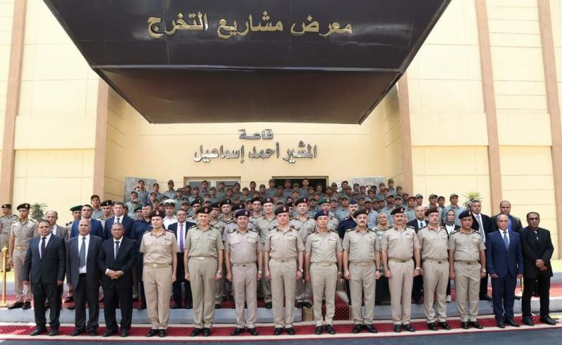 الكلية العسكرية التكنولوجية تحتفل بتخريج دورات فنيين سكة حديد ونقل نهرى.. صور